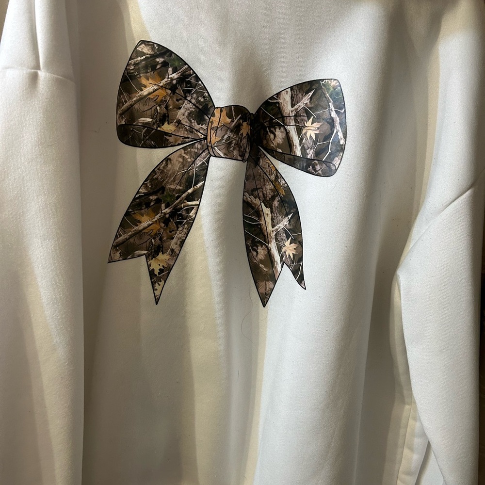 SHEIN Graphic White Hoodie with Camouflage Design